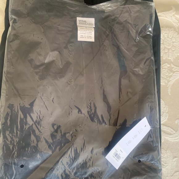 Vital Threads Black Scrubs. Top and Bottom Set. - Picture 2 of 4